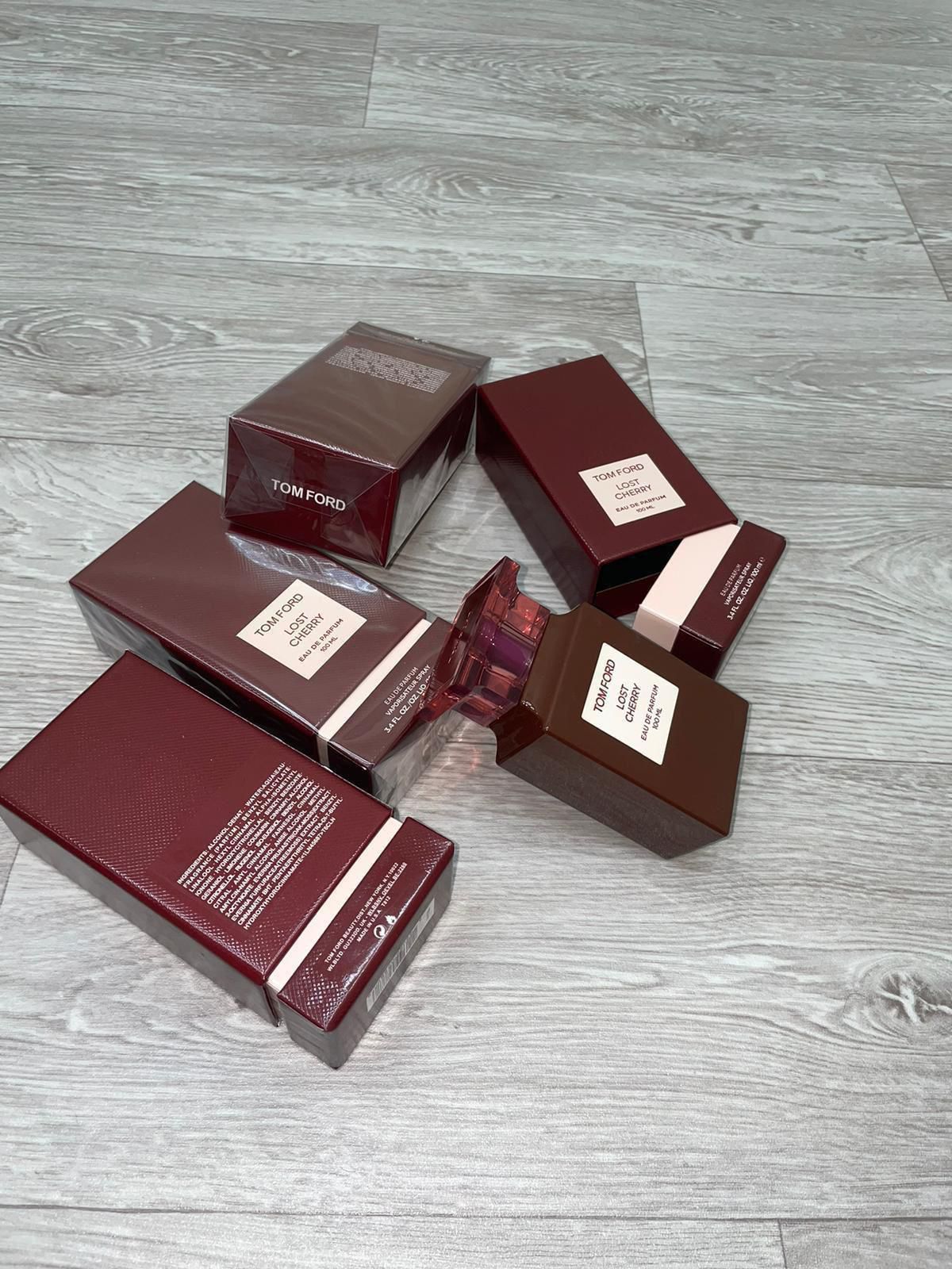 Perfumes / Aftershaves